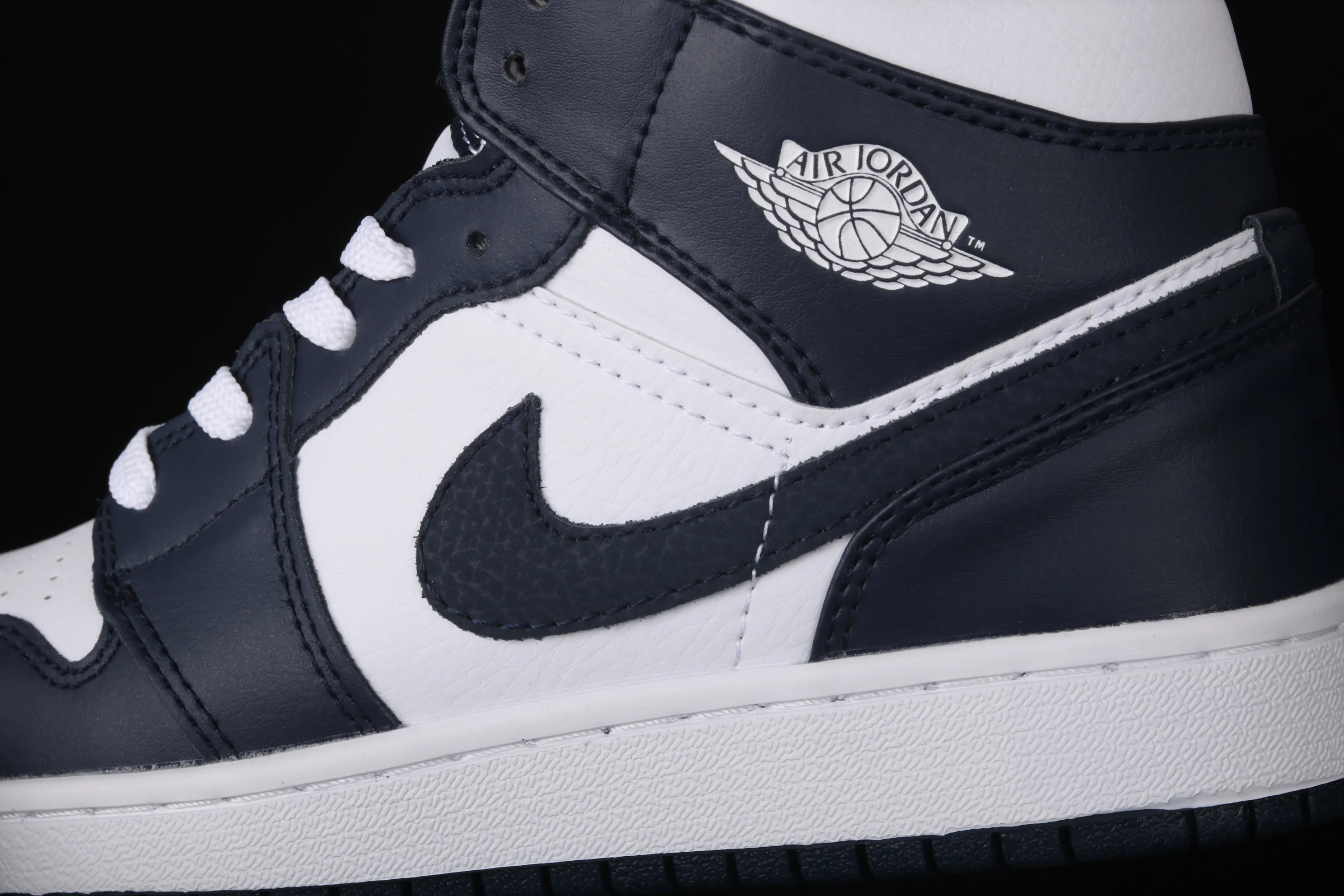 All categories Air Jordan Jordan series basketball shoes Air Jordan 1 Mid Air Jordan 1 Mid AJ1 Joe 1 mid-top series basketball shoes 554725-174